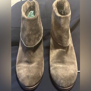 Vince Camuto, Green Suede Bootie Size 10
